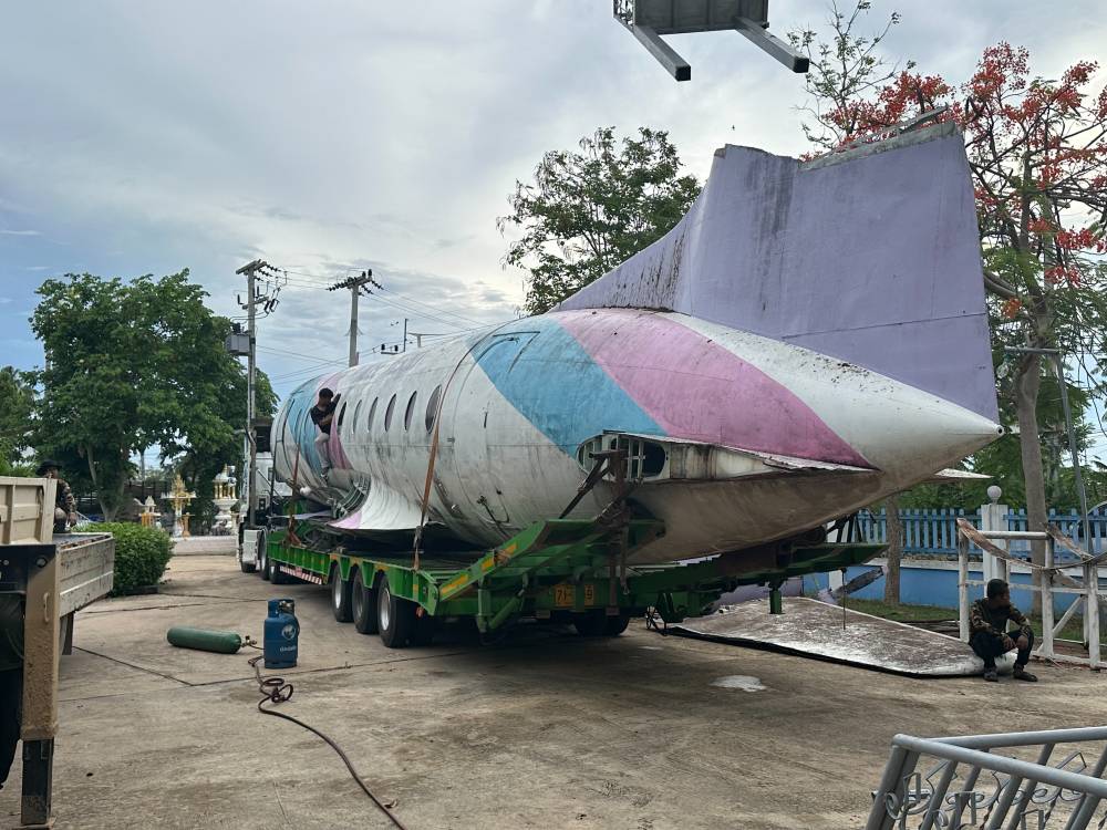 22 - https://ณัฐชาทรานสปอร์ต.com | บริษัท ณัฐชา ทรานสปอร์ต2021 จำกัด - บริการ ย้าย บรรทุก เครื่องจักรหนักทุกชนิด บริการรถโลวเบทขนย้ายสินค้า 3-4-6 เพลา รถเทรลเลอร์โลวเบทรับจ้าง LOW BED TRAILER RENTAL