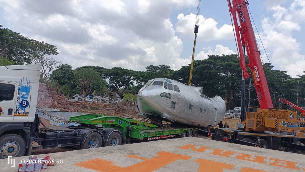 60 - https://ณัฐชาทรานสปอร์ต.com | บริษัท ณัฐชา ทรานสปอร์ต2021 จำกัด - บริการ ย้าย บรรทุก เครื่องจักรหนักทุกชนิด บริการรถโลวเบทขนย้ายสินค้า 3-4-6 เพลา รถเทรลเลอร์โลวเบทรับจ้าง LOW BED TRAILER RENTAL